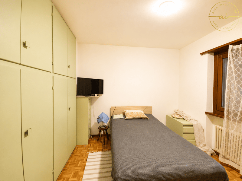 CASA INDIPENDENTE CON AMPIO TERRENO EDIFICABILE (15)