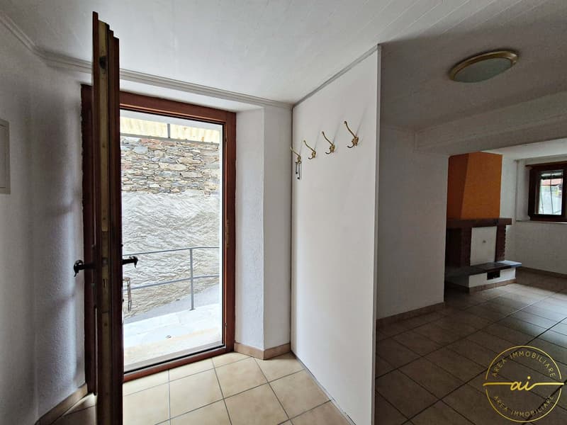 Casa plurifamiliare storica con 3 appartamenti a Rivera (4)