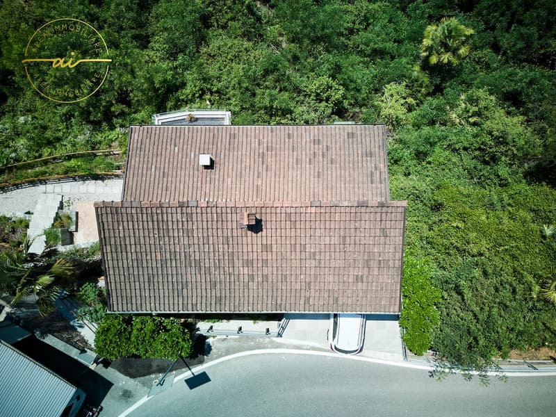 ELEGANTE VILLA INDIPENDENTE CON VISTA LAGO A ROVIO (26)