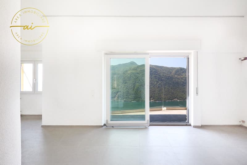ELEGANTE VILLA INDIPENDENTE CON VISTA LAGO A ROVIO (8)