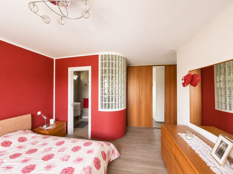VILLA MODERNA DI 6.5 LOCALI CON AMPIO GIARDINO A STABIO (14)