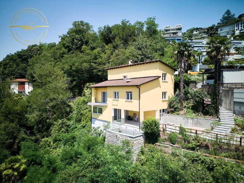 ELEGANTE VILLA INDIPENDENTE CON VISTA LAGO A ROVIO (22)