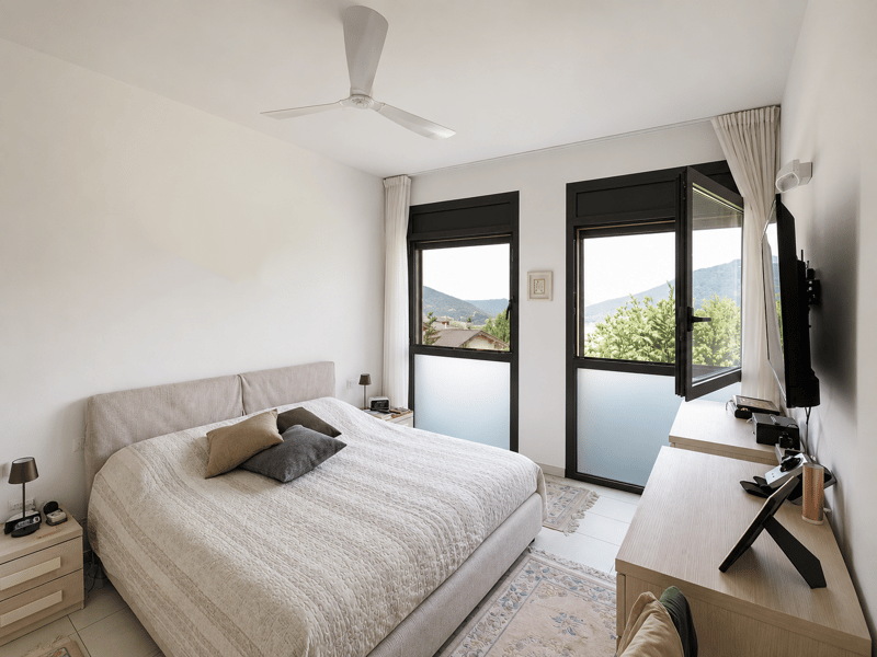 Luminoso appartamento con terrazza di 4.5 locali ad Agra – Vista panoramica sulle montagne (12)
