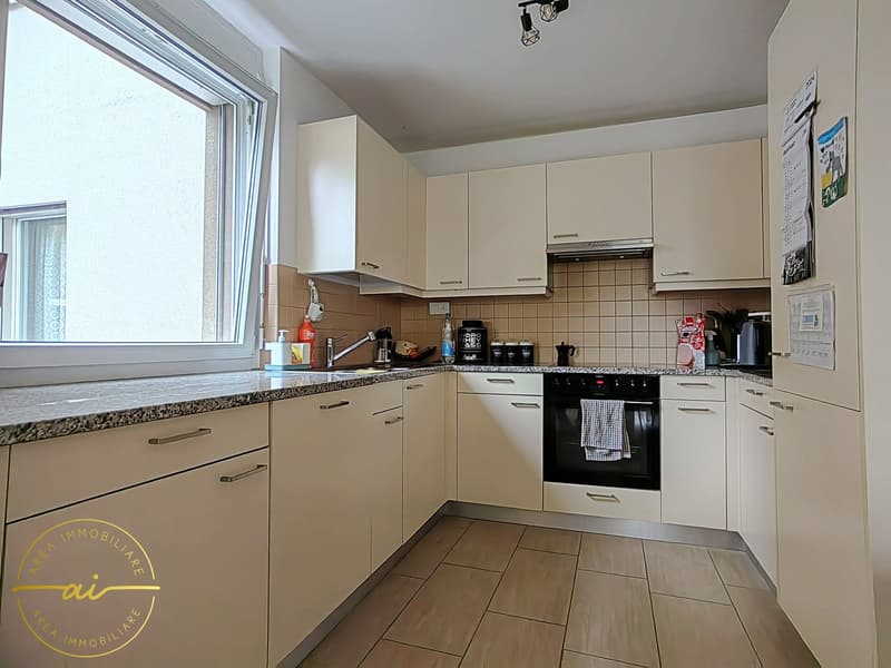 Moderno ed ampio appartamento 3.5 locali (2)
