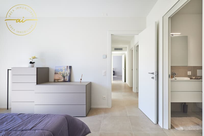 SPAZIOSO 4.5 LOCALI CON GIARDINO IN ELEGANTE RESIDENZA (15)
