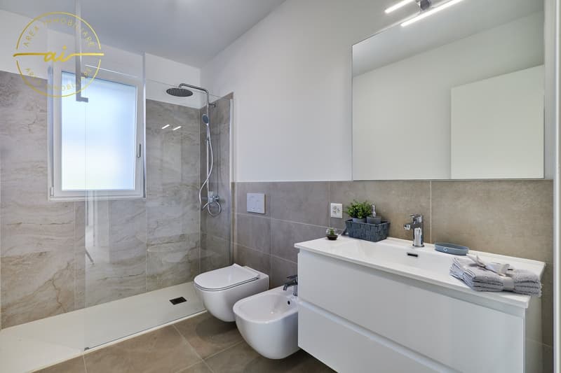 SPAZIOSO 4.5 LOCALI CON GIARDINO IN ELEGANTE RESIDENZA (11)