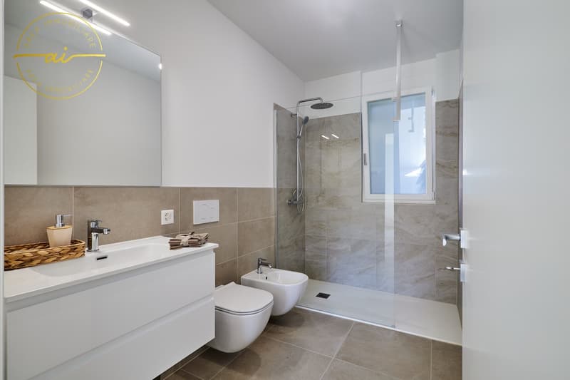 SPAZIOSO 4.5 LOCALI CON GIARDINO IN ELEGANTE RESIDENZA (10)