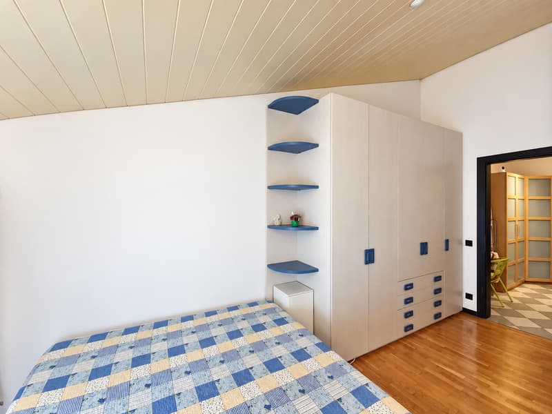APPARTAMENTO DUPLEX DI 3.5 LOCALI NEL CUORE DI CHIASSO (8)