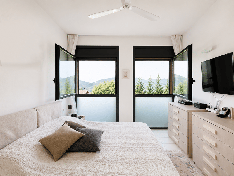 ELEGANTE APPARTAMENTO DI 4.5 LOCALI CON VISTA LAGO (13)