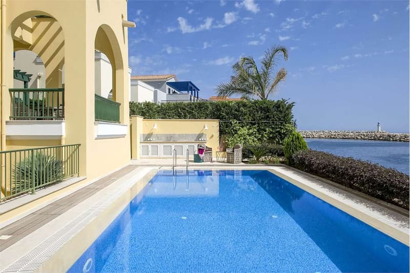 Villa con piscina nel cuore del porto turistico (13)