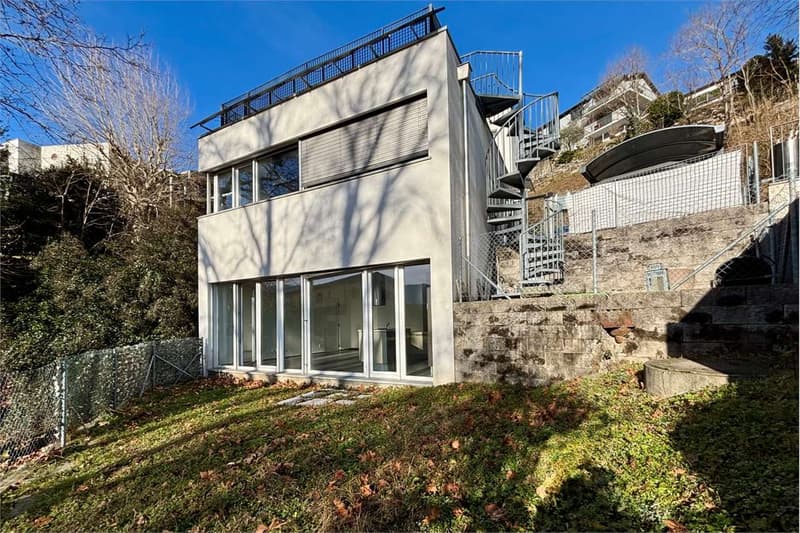 Appartamento monolocale con grande terrazzo (6)