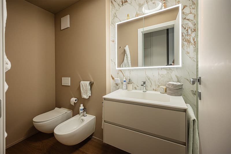 Moderno appartamento con ampia terrazza Vista Lago (16)
