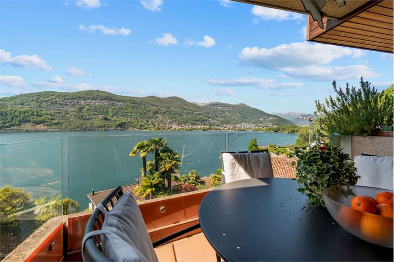 Villa esclusiva con vista lago, piscina e darsena (8)