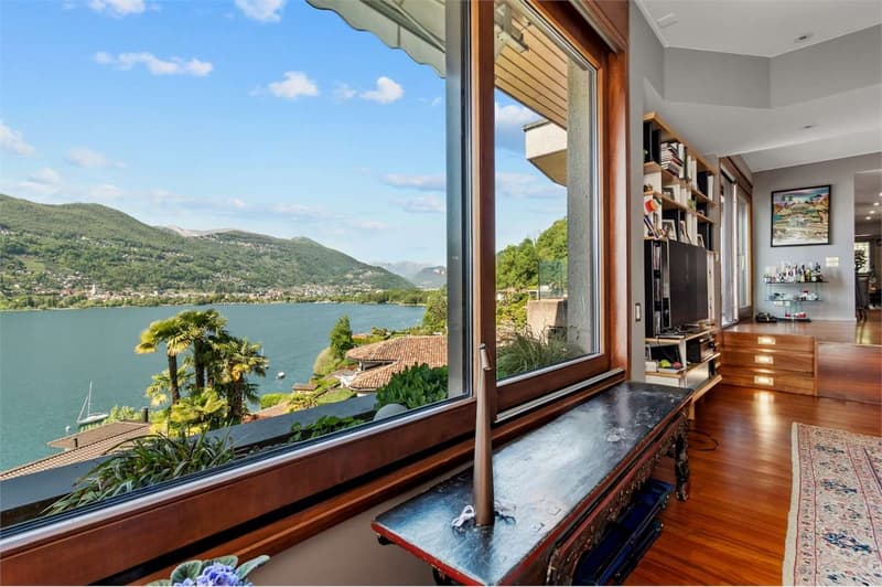 Villa esclusiva con vista lago, piscina e darsena (1)