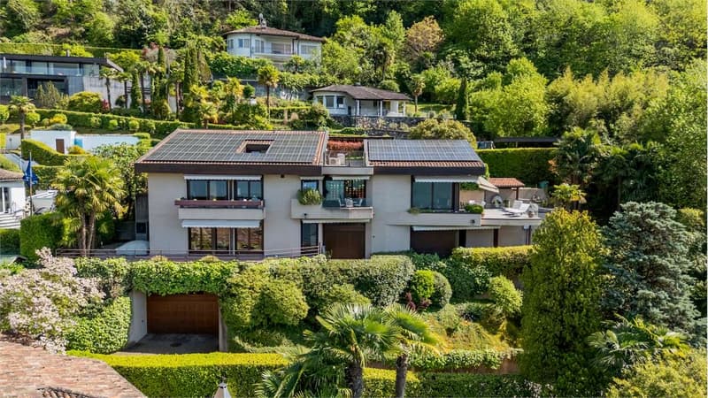 Villa esclusiva con vista lago, piscina e darsena (3)