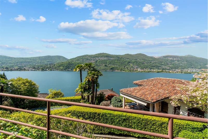 Villa esclusiva con vista lago, piscina e darsena (12)