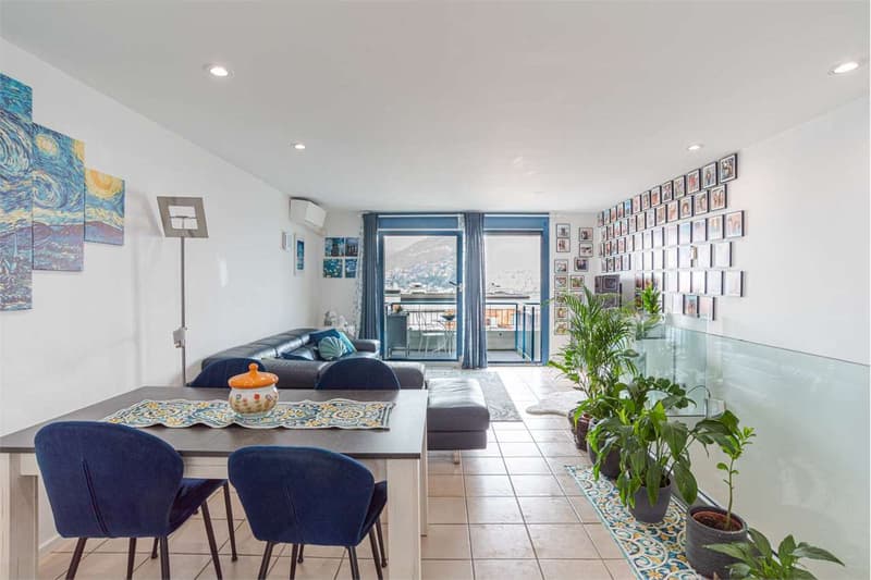 Triplex con parziale vista lago e giardino privato. (5)