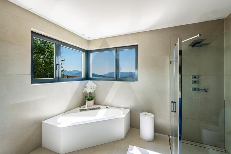 MODERNA VILLA IN POSIZIONE DOMINANTE A LUGANO (11)