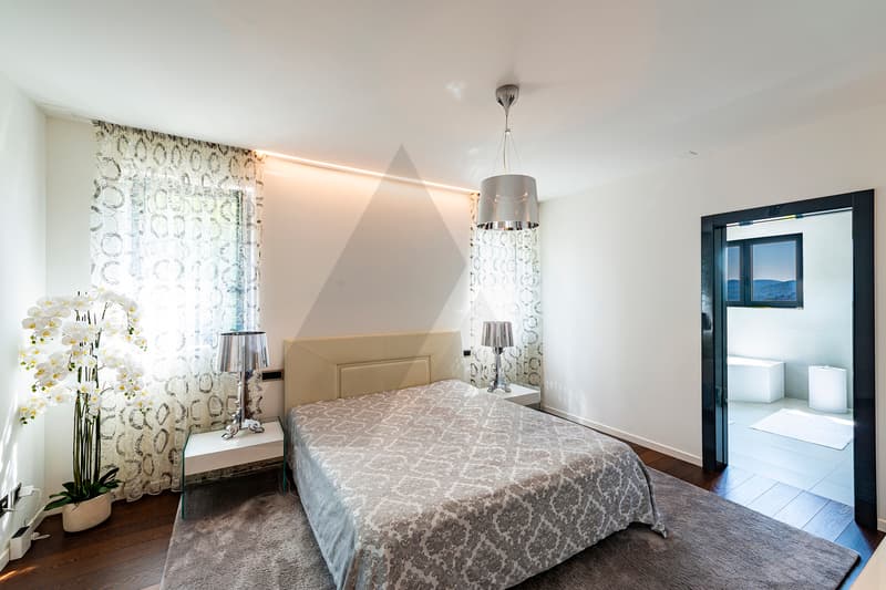 MODERNA VILLA IN POSIZIONE DOMINANTE A LUGANO (10)