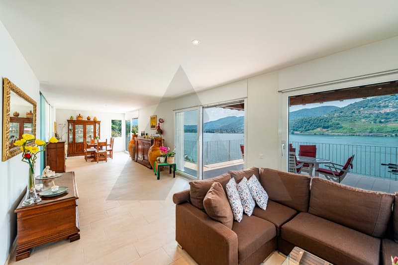 VILLA CON VISTA LAGO E PISCINA ESTERNA (6)