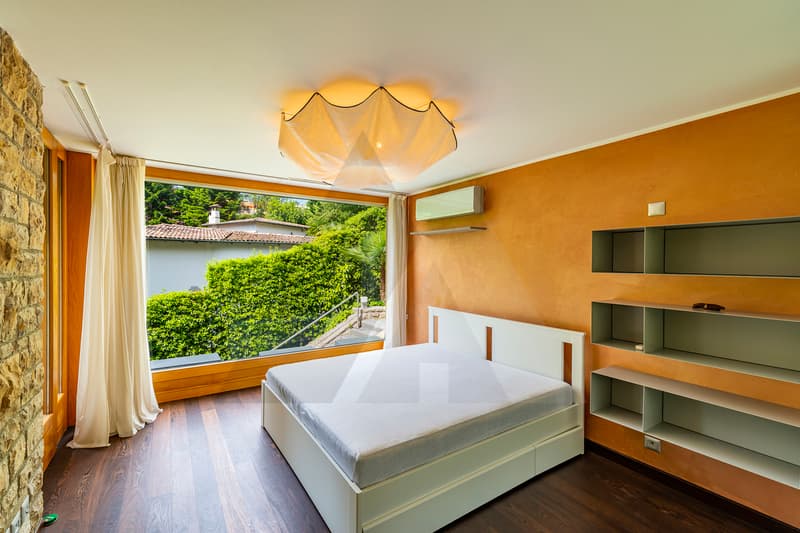 PRESTIGIOSA PROPRIETÀ IN RIVA AL LAGO (9)