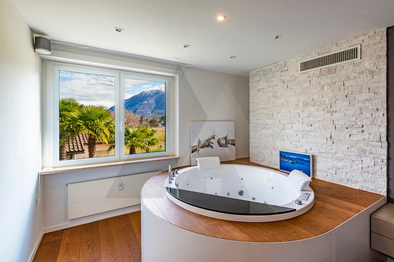 APPARTAMENTO CON MOBILI DI DESIGN INCLUSI, PISCINA E FITNESS (11)