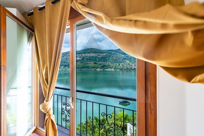 PROPRIETÀ CON MERAVIGLIOSA VISTA LAGO A LUGANO (11)