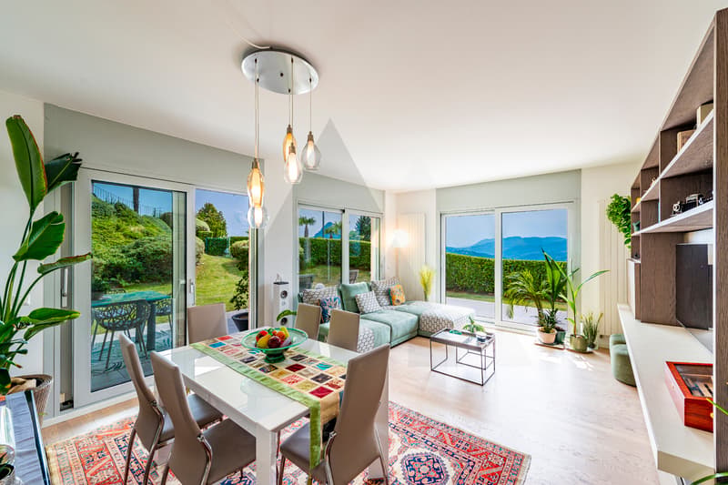 APPARTAMENTO CON GIARDINO PRIVATO E PISCINA CONDOMINIALE (9)