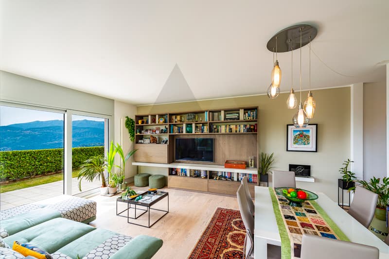 APPARTAMENTO CON GIARDINO PRIVATO E PISCINA CONDOMINIALE (12)