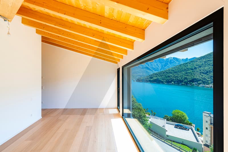 VILLA DI PRESTIGIO CON SPLENDIDA VISTA LAGO (12)