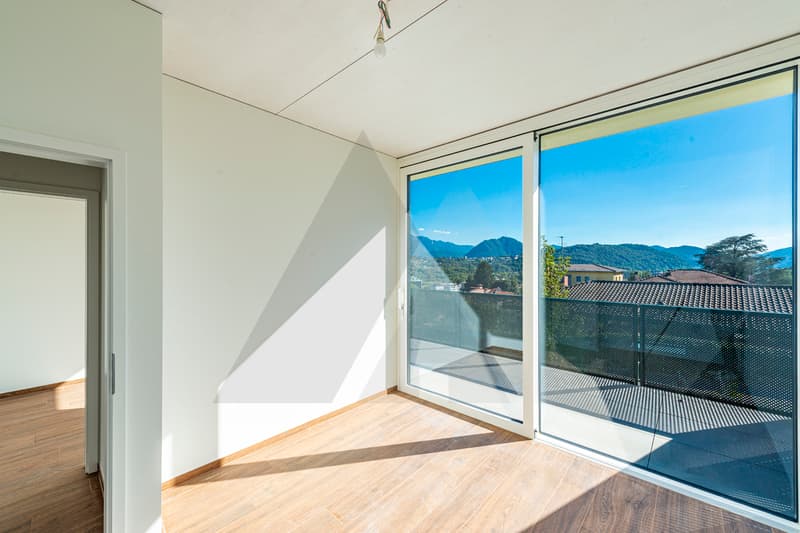 CINQUE NUOVE VILLE A SCHIERA CON STILE E COMFORT A MANNO (10)