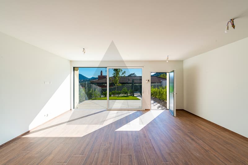 CINQUE NUOVE VILLE A SCHIERA CON STILE E COMFORT A MANNO (5)
