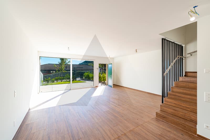 CINQUE NUOVE VILLE A SCHIERA CON STILE E COMFORT A MANNO (6)