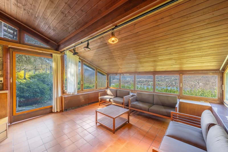 VILLA VISTA LAGO CON IMPORTANTI POSSIBILITÀ DI SVILUPPO (13)