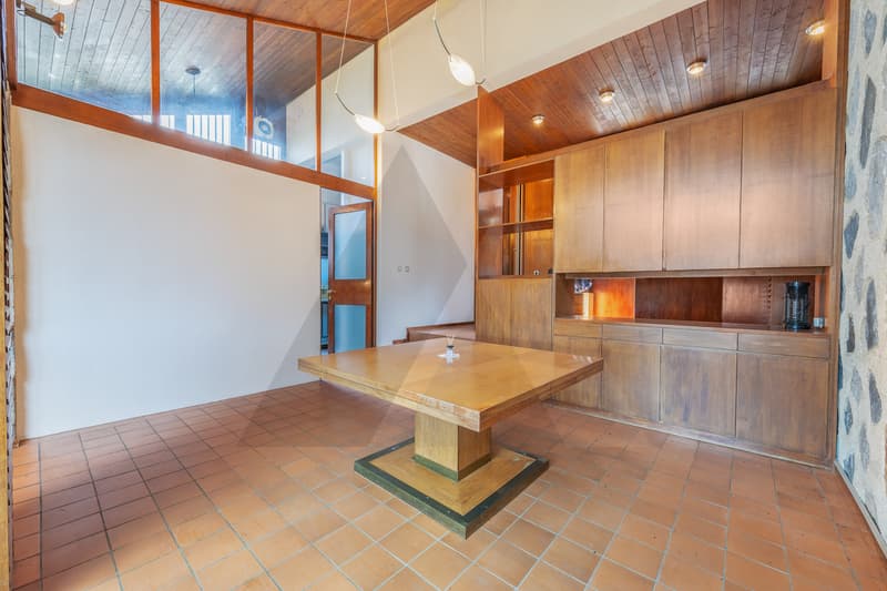 VILLA VISTA LAGO CON IMPORTANTI POSSIBILITÀ DI SVILUPPO (9)