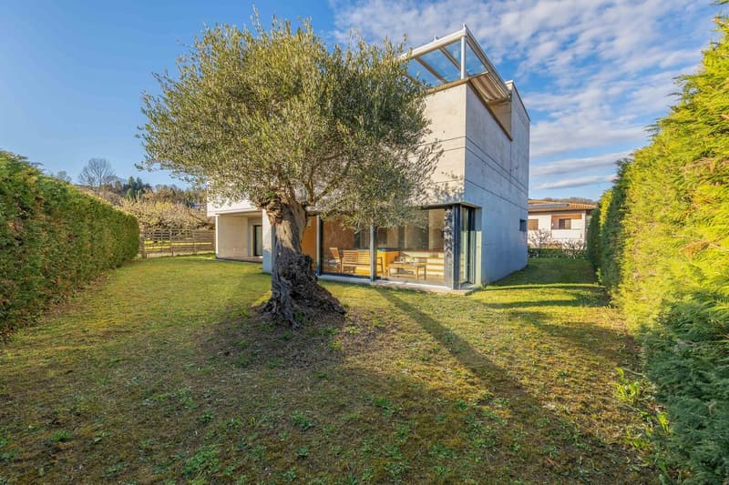 VILLA DI DESIGN IN POSIZIONE SOLEGGIATA A SAN PIETRO (13)