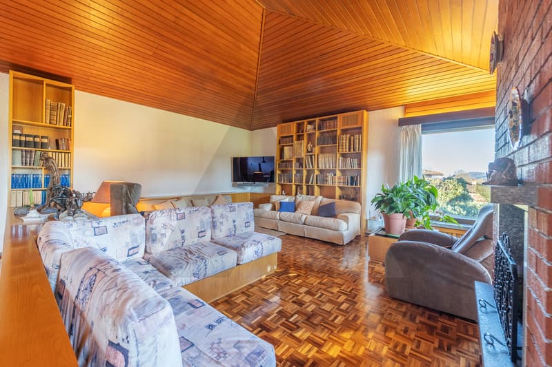 CASA UNIFAMILIARE CON AMPIO TERRENO A SAN PIETRO DI STABIO (6)
