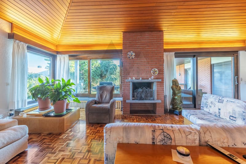 CASA UNIFAMILIARE CON AMPIO TERRENO A SAN PIETRO DI STABIO (7)
