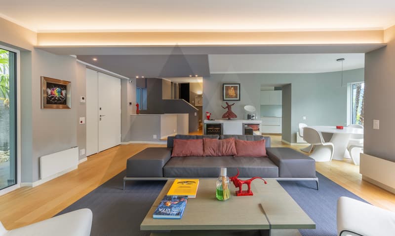 MODERNA VILLA CON AREA WELLNESS E ARREDI DI DESIGN (7)