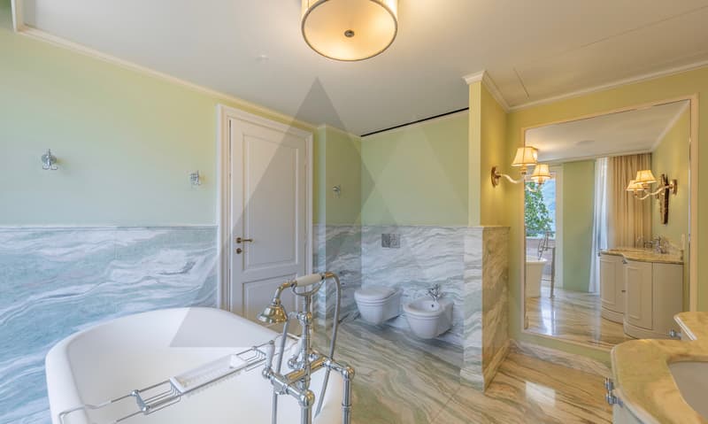 RESIDENZA FRONTE LAGO CON GIARDINO PRIVATO NEL CENTRO DI LUGANO (12)