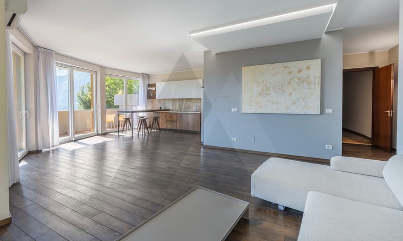APPARTAMENTO RINNOVATO E ARREDATO CON VISTA LAGO (6)