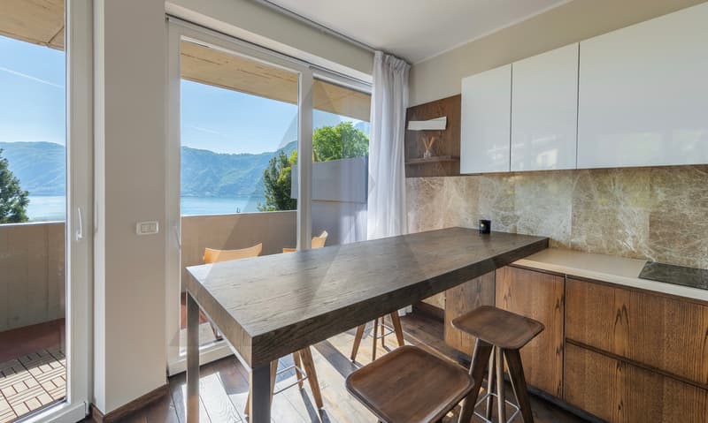 APPARTAMENTO RINNOVATO E ARREDATO CON VISTA LAGO (3)