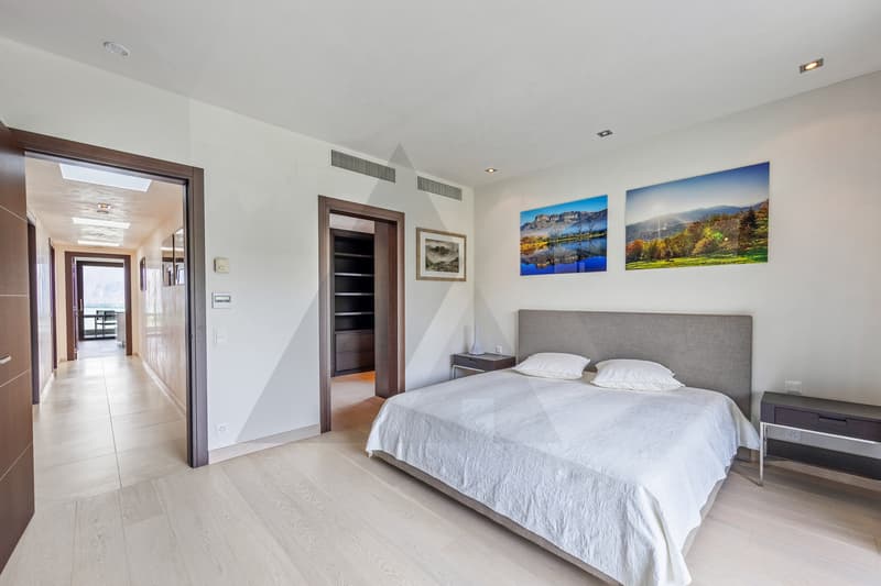 ATTICO CON VISTA LAGO, PISCINA INTERNA E SPA (12)