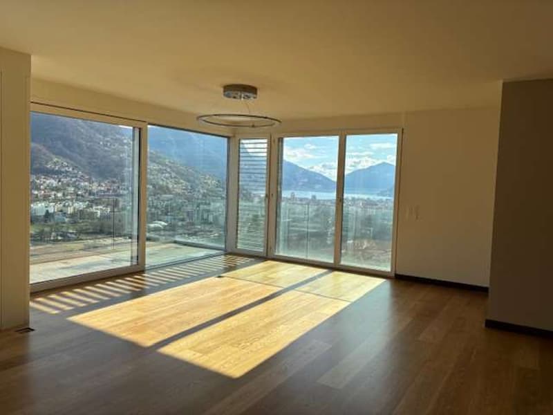 Appartamento 3.5 locali vista lago e città (8)