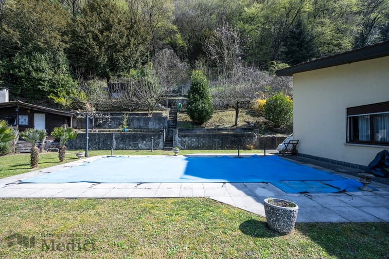 VILLA CON PISCINA E AMPIO GIARDINO CON GRANDE POTENZIALE E POSSIBILITÁ DI AMPLIAMENTO (9)