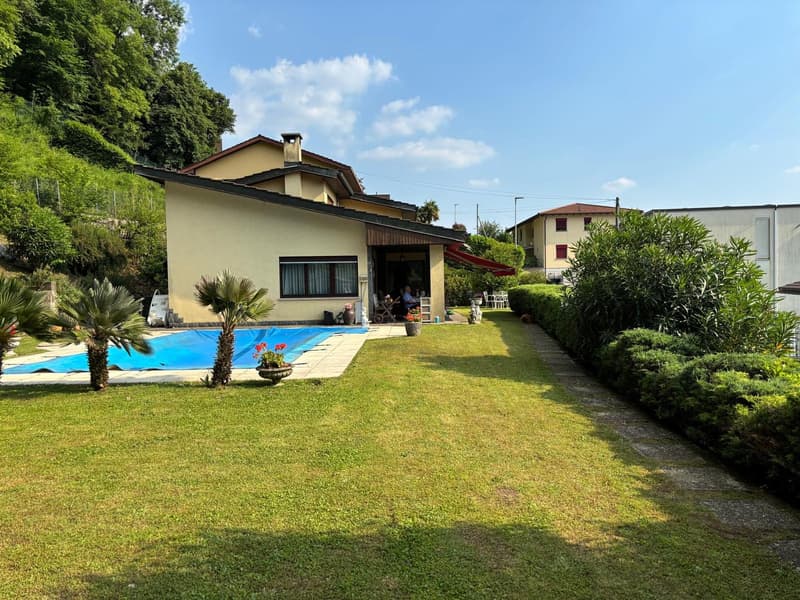 VILLA CON PISCINA E AMPIO GIARDINO CON GRANDE POTENZIALE E POSSIBILITÁ DI AMPLIAMENTO (5)