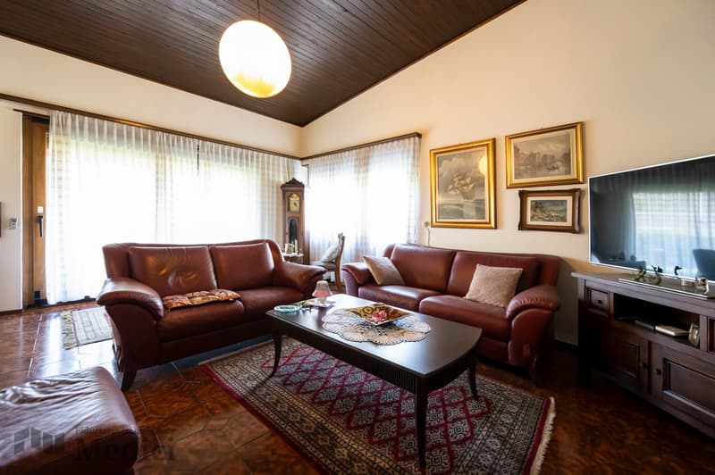 VILLA CON PISCINA E AMPIO GIARDINO CON GRANDE POTENZIALE E POSSIBILITÁ DI AMPLIAMENTO (13)