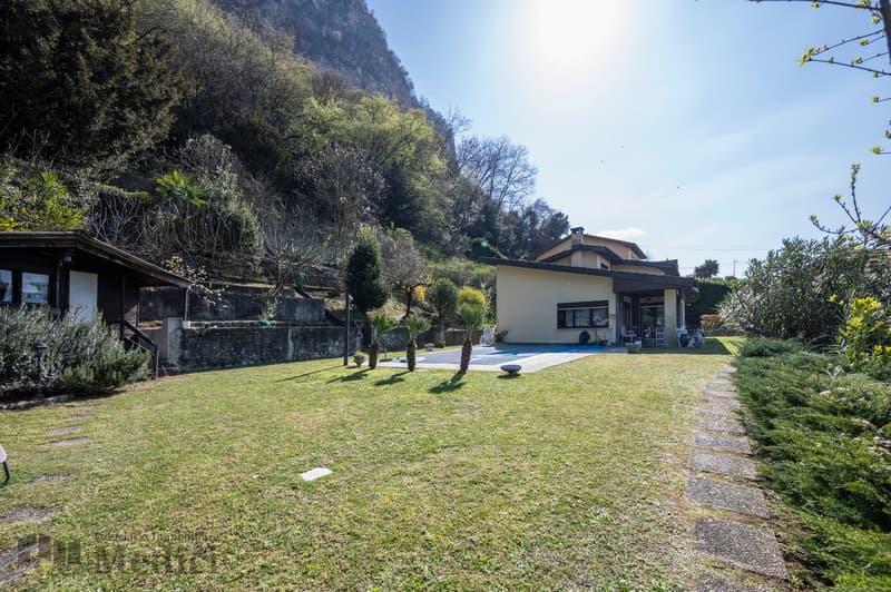 VILLA CON PISCINA E AMPIO GIARDINO CON GRANDE POTENZIALE E POSSIBILITÁ DI AMPLIAMENTO (7)