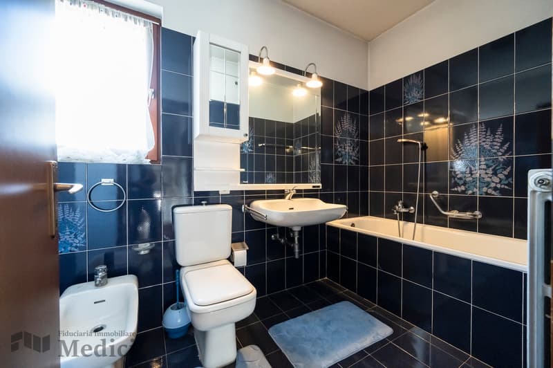 CASA UNIFAMILIARE CON GRANDE GIARDINO (14)