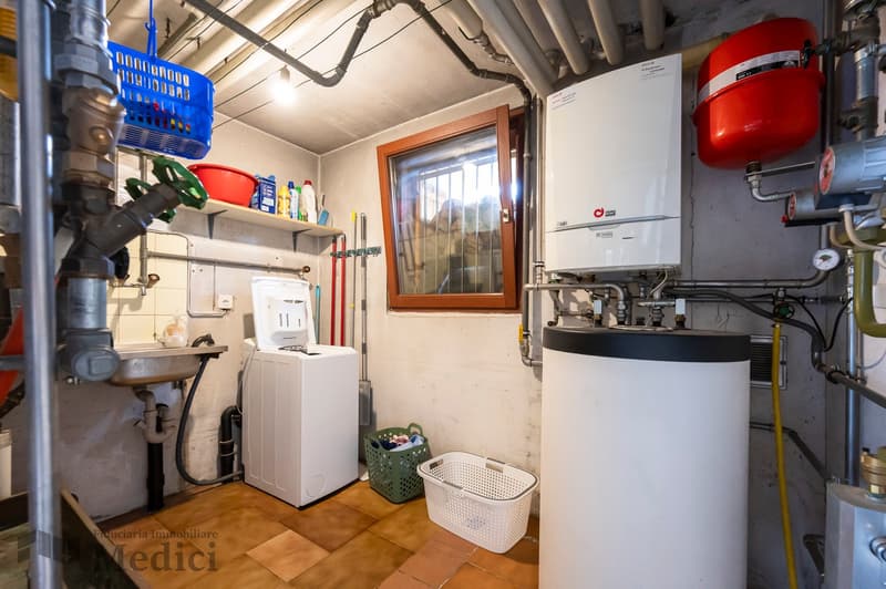 CASA UNIFAMILIARE CON GRANDE GIARDINO (19)